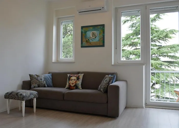 Apartment Seven
