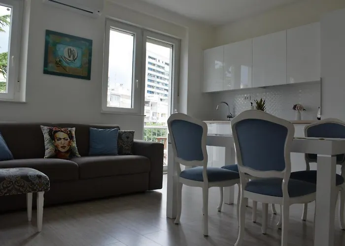 Apartment Seven